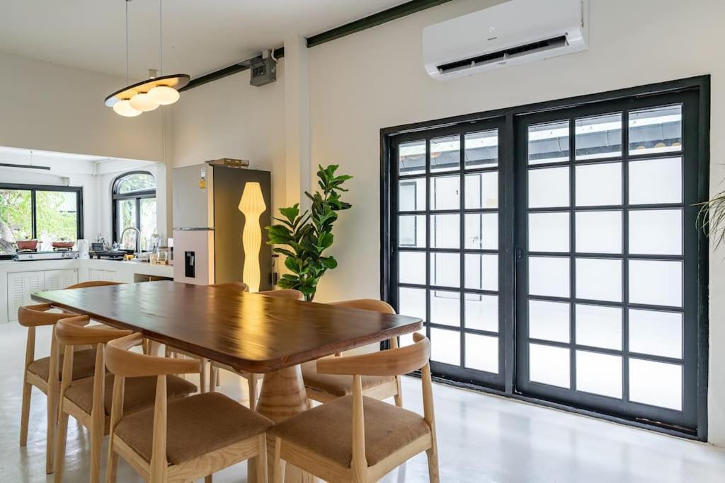 וילה Stunning Pool - In Old Town *
